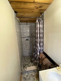 Lakefront Secluded Cottage in Northwood, New Hampshire - Northwood, New Hampshire - glamping.directory