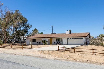 Comfortable Accommodation with Private Hot Tub for a Getaway in Joshua Tree, CA - glamping.directory