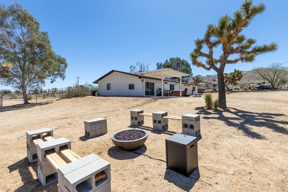 Comfortable Accommodation with Private Hot Tub for a Getaway in Joshua Tree, CA - Joshua Tree, California - glamping.directory