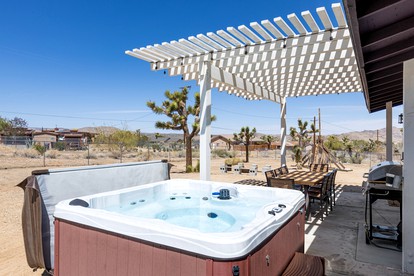 Comfortable Accommodation with Private Hot Tub for a Getaway in Joshua Tree, CA - Joshua Tree, California - glamping.directory
