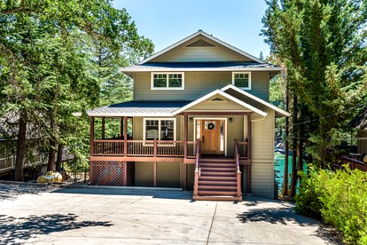 Lakefront Cabin with Private Dock, Pool, Tennis Court and Balcony in Groveland, California - glamping.directory