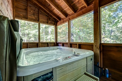 Incredible Mountain Cabin for Family Getaways with Hot Tub and Game Room near Pigeon Forge Parkway, Tennessee - Sevierville, Tennessee - glamping.directory