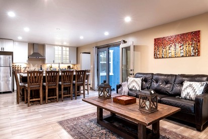 Gorgeous Cabin with Hot-tub, Pool Table and Barbecue in Big Bear Lake, California - Big Bear Lake, California - glamping.directory