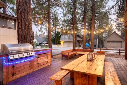 Gorgeous Cabin with Hot-tub, Pool Table and Barbecue in Big Bear Lake, California - Big Bear Lake, California - glamping.directory