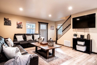 Gorgeous Cabin with Hot-tub, Pool Table and Barbecue in Big Bear Lake, California - Big Bear Lake, California - glamping.directory