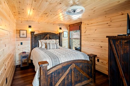 Rustic Cabin near the Great Smoky Mountains, Tennessee - Sevierville, Tennessee - glamping.directory