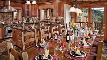 Large Vacation Rental with a Ski Shuttle in Steamboat Springs, Colorado - Steamboat Springs, Colorado - glamping.directory