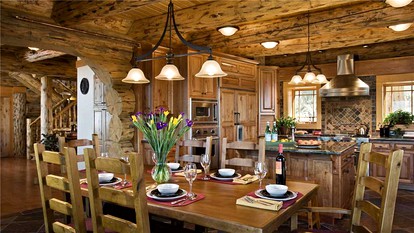 Large Vacation Rental with a Ski Shuttle in Steamboat Springs, Colorado - Steamboat Springs, Colorado - glamping.directory