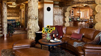 Large Vacation Rental with a Ski Shuttle in Steamboat Springs, Colorado - Steamboat Springs, Colorado - glamping.directory