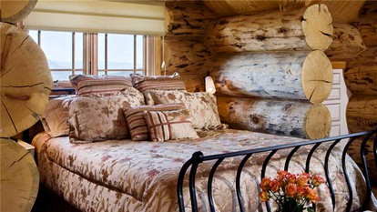 Large Vacation Rental with a Ski Shuttle in Steamboat Springs, Colorado - Steamboat Springs, Colorado - glamping.directory