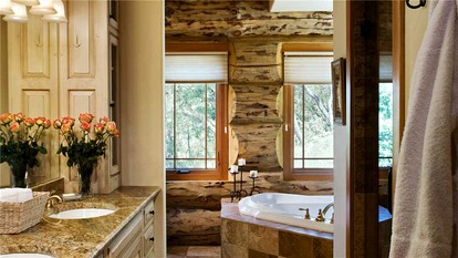 Large Vacation Rental with a Ski Shuttle in Steamboat Springs, Colorado - Steamboat Springs, Colorado - glamping.directory