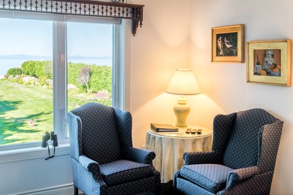 Oceanfront Suite Rental with Jacuzzi near Olympic National Park, Washington - Port Angeles, Washington - glamping.directory