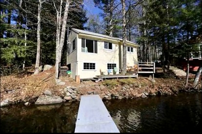 Gorgeous Lakefront Cottage Nestled Amidst Trees in Meredith, New Hampshire - Meredith, New Hampshire - glamping.directory