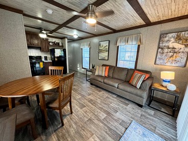 Cozy Cottage with River Access for a Fun-Filled Getaway by the Rainbow River in Florida - glamping.directory