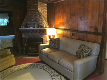 Rustic Lakefront Cabin Rental with Dock on Bauneg Beg Lake near Portland, Maine - Sanford, Maine - glamping.directory