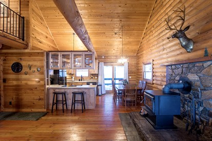 Cozy Mountain Cabin with Jacuzzi Near Ennis Lake in McAllister, Montana - McAllister, Montana - glamping.directory
