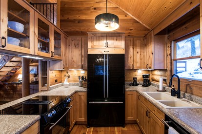 Cozy Mountain Cabin with Jacuzzi Near Ennis Lake in McAllister, Montana - McAllister, Montana - glamping.directory