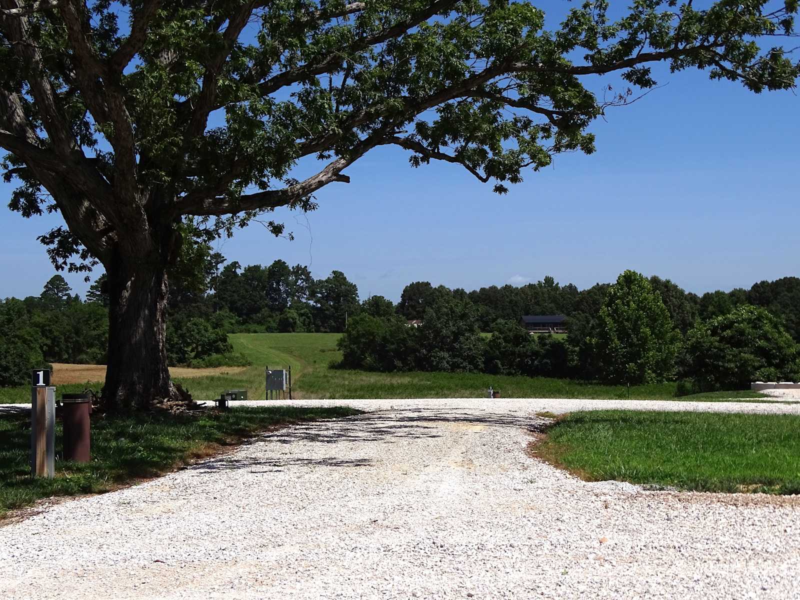 Flatwoods Mountain RV Park - Jasper, Arkansas - glamping.directory