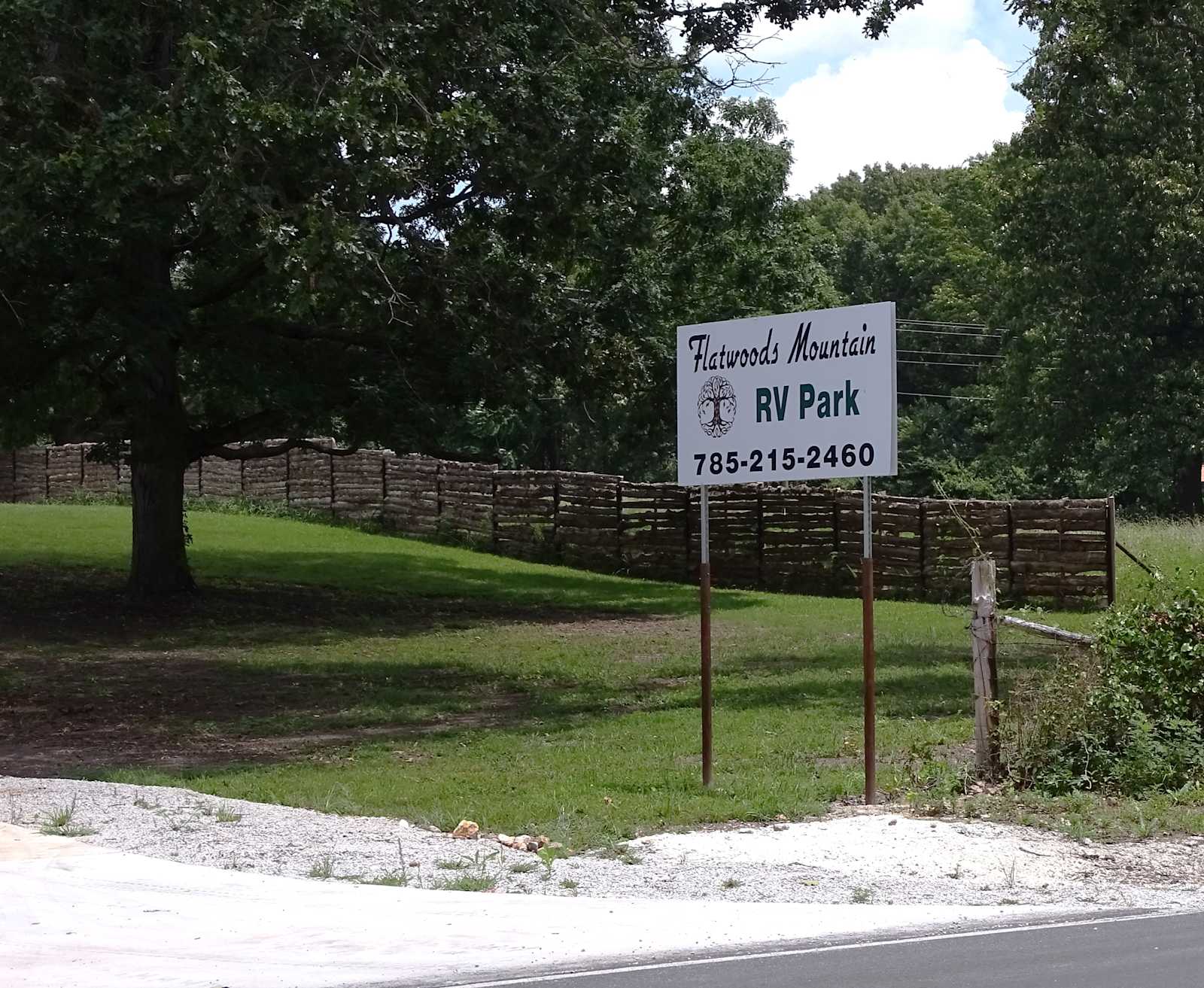Flatwoods Mountain RV Park - Jasper, Arkansas - glamping.directory