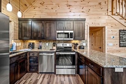 Mountain Fun in Gatlinburg: Cabin with Movie Theater and Game Room for an Unforgettable Time - Gatlinburg, Tennessee - glamping.directory