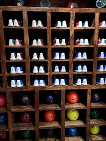 Outstanding Cabin up to 50 People with Bowling, Private Cinema and Fantastic Sightd in Broken Bow, Oklahoma - Broken Bow, Oklahoma - glamping.directory