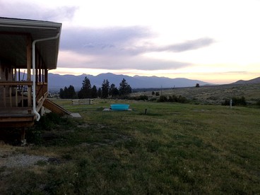 Secluded Mountain Cabin in the Bitterroot Valley near Hamilton, Montana - Corvallis, Montana - glamping.directory