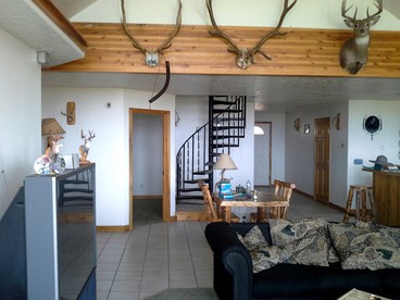 Secluded Mountain Cabin in the Bitterroot Valley near Hamilton, Montana - Corvallis, Montana - glamping.directory