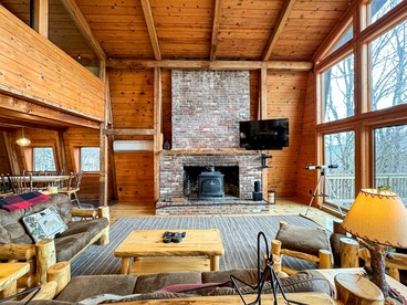 Charming Cabin with Hot-tub and Amazing Vistas in Jackson, New Hampshire - Jackson, New Hampshire - glamping.directory