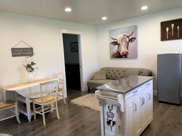 Idyllic Cottage Rental on a Working Farm Ideal for a Weekend Trip from San Francisco - San Martin, California - glamping.directory