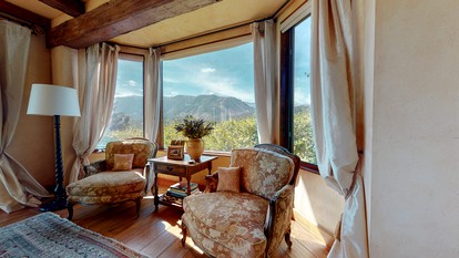 Impressive Castle with Great Mountain Views and Foosball in Mammoth Lakes, California - Mammoth Lakes, California - glamping.directory