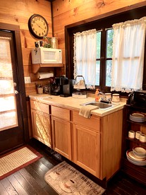 Romantic Ozarks Cabin Rental in Secluded Woodland near Branson, Missouri - Hollister, Missouri - glamping.directory