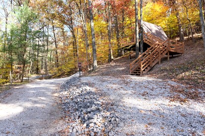 Lakeview Cabin by Tappan Lake, Perfect for Groups with Hot-Tub in Ohio - Deersville, Ohio - glamping.directory