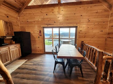 Lakeview Cabin by Tappan Lake, Perfect for Groups with Hot-Tub in Ohio - Deersville, Ohio - glamping.directory