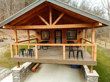 Lakeview Cabin by Tappan Lake, Perfect for Groups with Hot-Tub in Ohio - Deersville, Ohio - glamping.directory