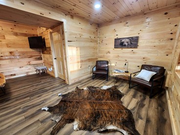 Lakeview Cabin by Tappan Lake, Perfect for Groups with Hot-Tub in Ohio - Deersville, Ohio - glamping.directory