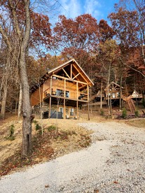Lakeview Cabin by Tappan Lake, Perfect for Groups with Hot-Tub in Ohio - Deersville, Ohio - glamping.directory