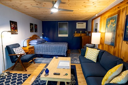 Charming Country Pet-Friendly Getaway Cottage in the Berkshires, Massachusetts - Charlemont, Massachusetts - glamping.directory