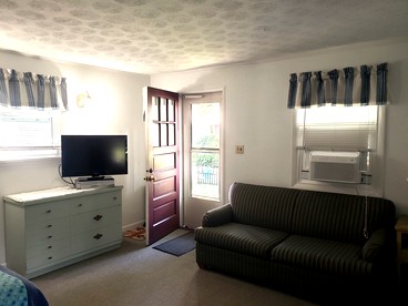 Charming Beach Cottage Along Lake Erie near Cleveland, Ohio - Vermillion, Ohio - glamping.directory