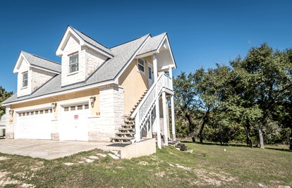 Modern Texas Hill Country Suite Rental for Four near San Antonio - Helotes, Texas - glamping.directory