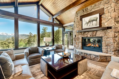 Remarkable Retreat: Majestic Vistas Near Rocky Mountain National Park Await in Our Rental - Estes Park, Colorado - glamping.directory