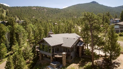 Remarkable Retreat: Majestic Vistas Near Rocky Mountain National Park Await in Our Rental - glamping.directory