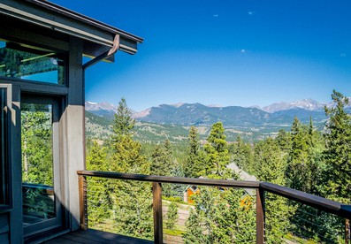 Remarkable Retreat: Majestic Vistas Near Rocky Mountain National Park Await in Our Rental - Estes Park, Colorado - glamping.directory