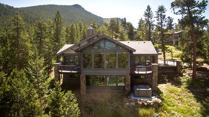 Remarkable Retreat: Majestic Vistas Near Rocky Mountain National Park Await in Our Rental - Estes Park, Colorado - glamping.directory