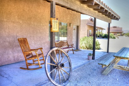 Peaceful Suite Vacation Rental in Arizona Desert near Lake Havasu City, Arizona - Yucca, Arizona - glamping.directory