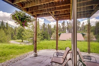 Sunny Mountain Cabin for a Group Getaway in West Glacier, Montana - West Glacier, Montana - glamping.directory