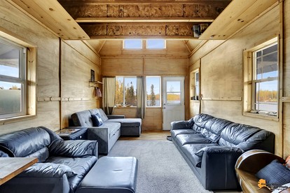 Family Adventure Cabin With Lake View, Barn Animals, Kayak Rentals and Trails in Houston, Alaska - Houston, Alaska - glamping.directory