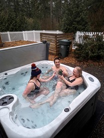 Gorgeous Mountain Cabin with Yard, Hot-Tub and Fire Pit in Washington - Deming, Washington - glamping.directory