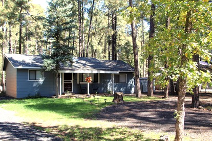 Family Glamping Destination in Arizona - With Outdoor Games Amenities, Fire-Pit and Hiking Trails - glamping.directory