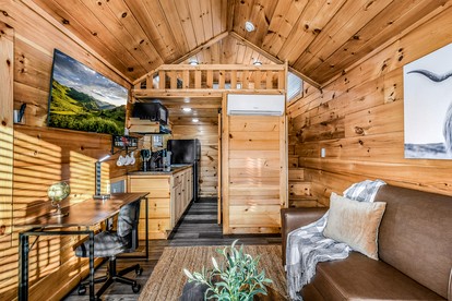 Romantic Tiny House in Sevierville for a Memorable Escape near the Great Smoky Mountains in Tennessee - Sevierville, Tennessee - glamping.directory