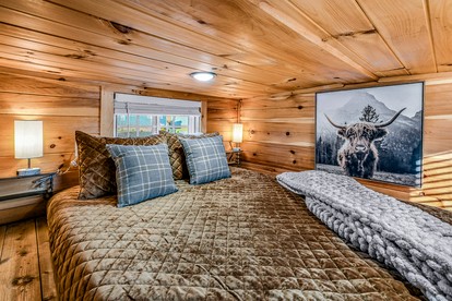 Romantic Tiny House in Sevierville for a Memorable Escape near the Great Smoky Mountains in Tennessee - Sevierville, Tennessee - glamping.directory